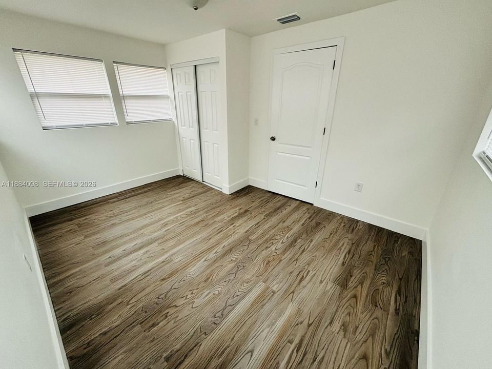 For Sale: $245,000 (3 beds, 2 baths, 1211 Square Feet)