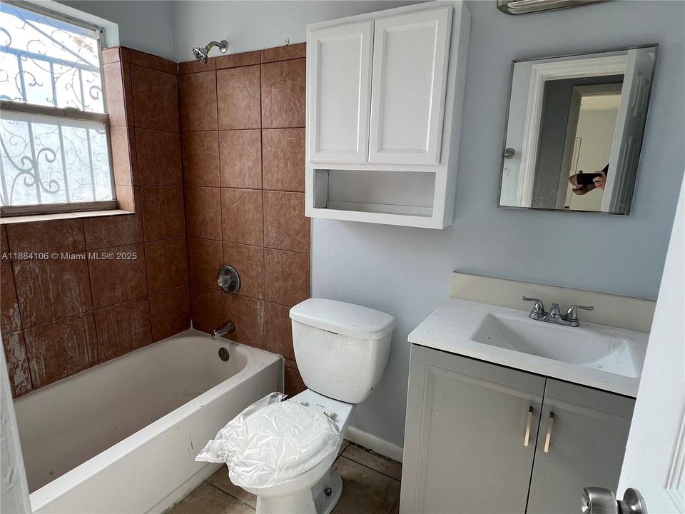 Recently Sold: $369,900 (0 beds, 0 baths, 1360 Square Feet)