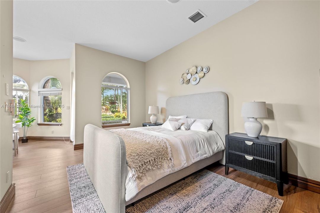 Active With Contract: $2,650,000 (4 beds, 5 baths, 5965 Square Feet)