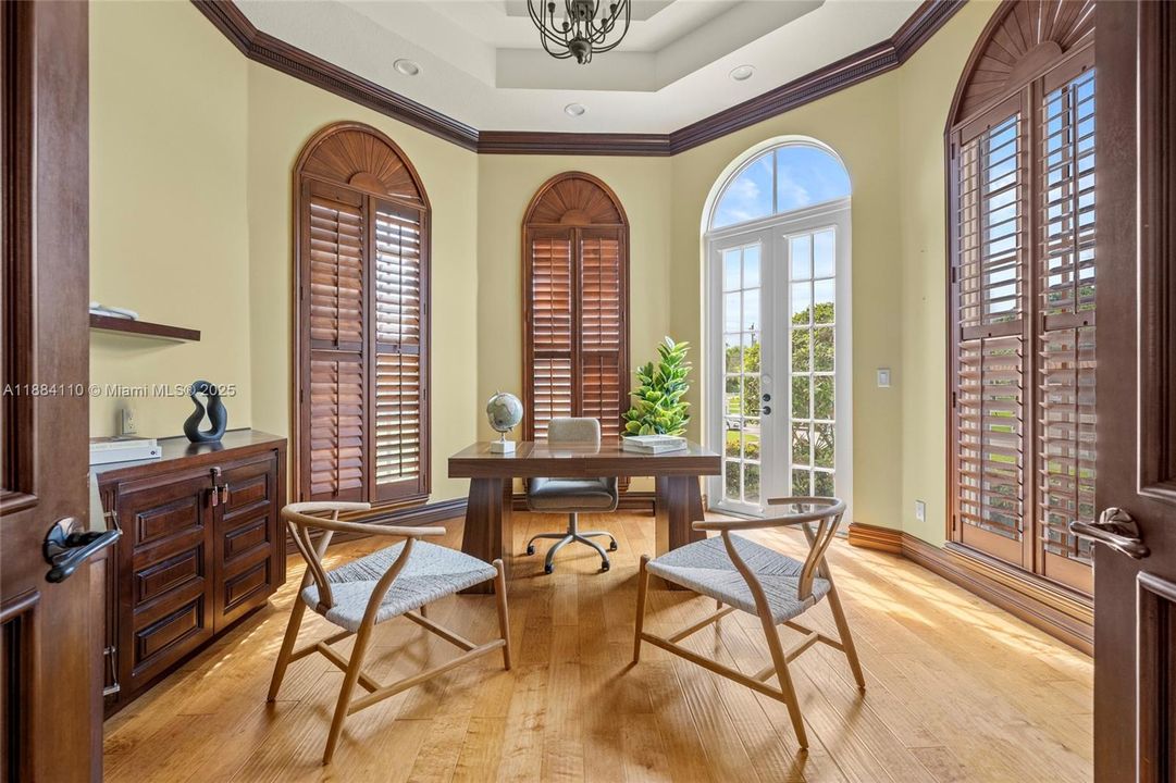 Active With Contract: $2,650,000 (4 beds, 5 baths, 5965 Square Feet)