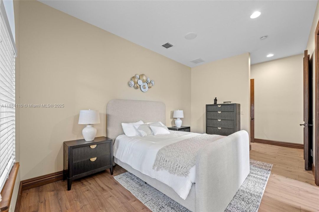 Active With Contract: $2,650,000 (4 beds, 5 baths, 5965 Square Feet)