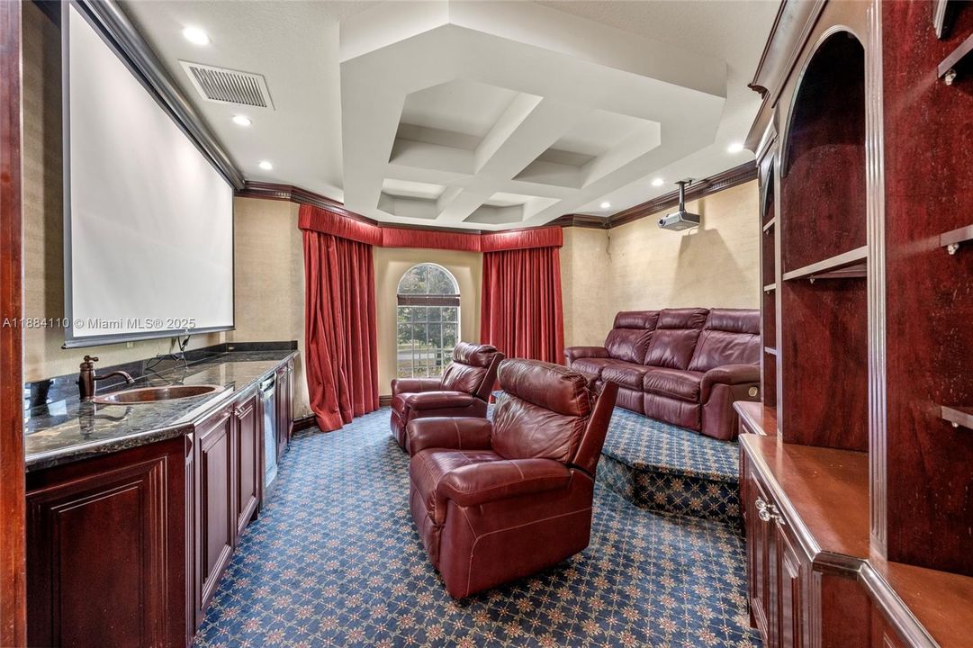 Active With Contract: $2,650,000 (4 beds, 5 baths, 5965 Square Feet)