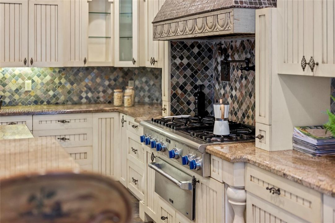 Active With Contract: $2,650,000 (4 beds, 5 baths, 5965 Square Feet)