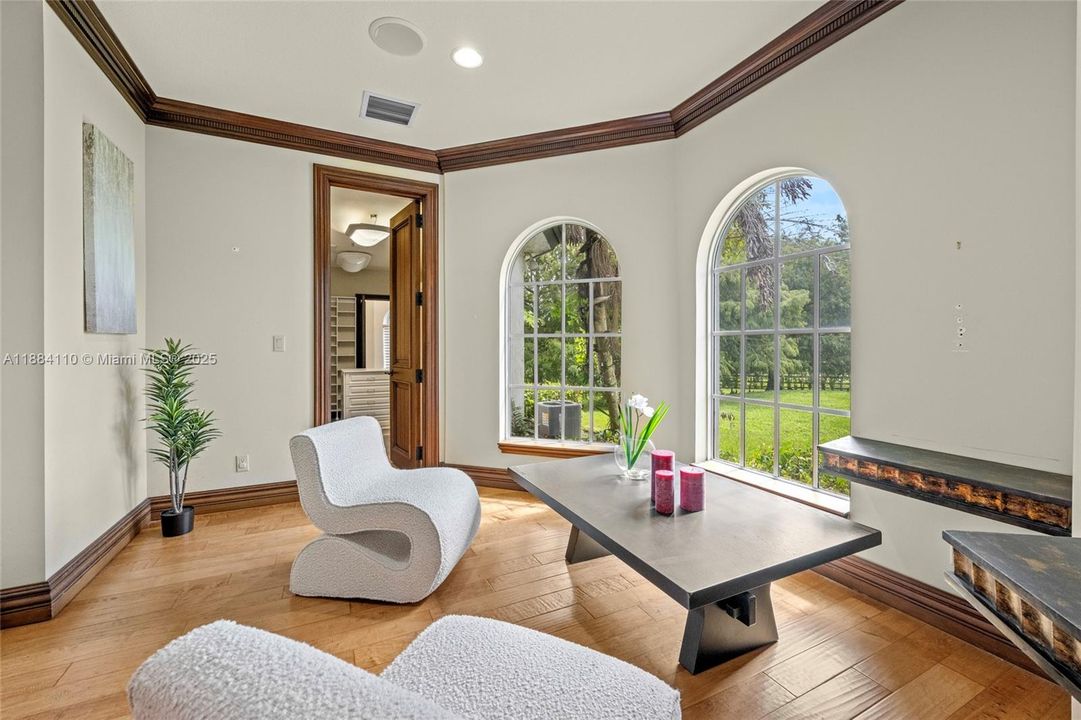 Active With Contract: $2,650,000 (4 beds, 5 baths, 5965 Square Feet)