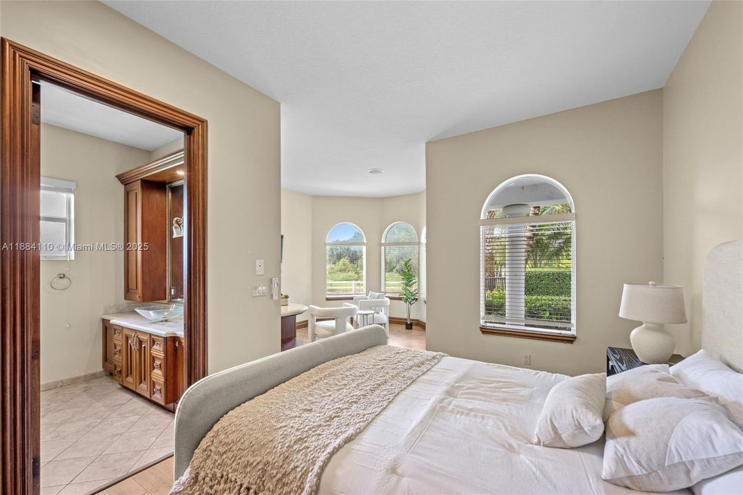 Active With Contract: $2,650,000 (4 beds, 5 baths, 5965 Square Feet)