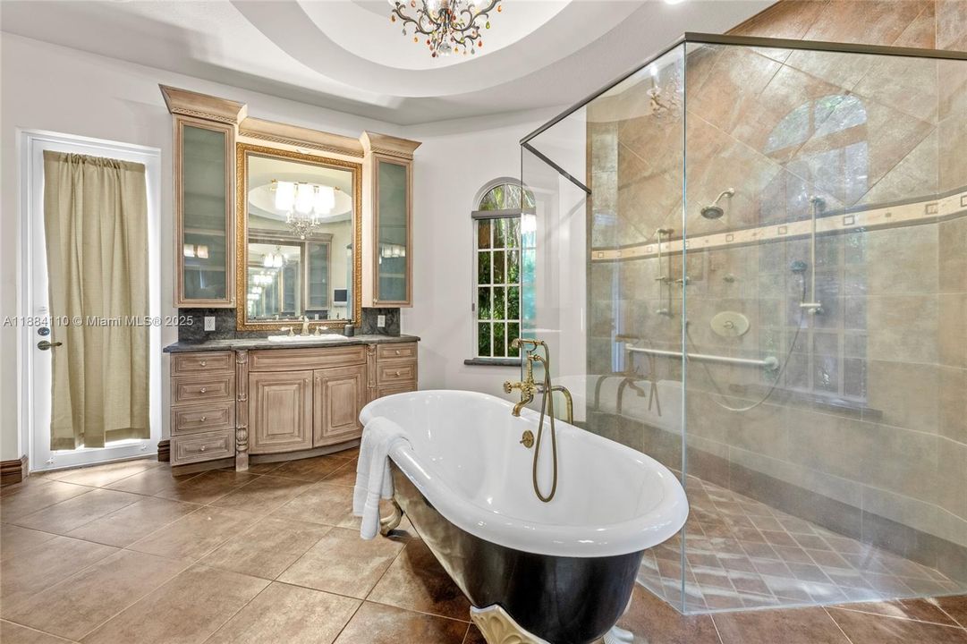 Active With Contract: $2,650,000 (4 beds, 5 baths, 5965 Square Feet)