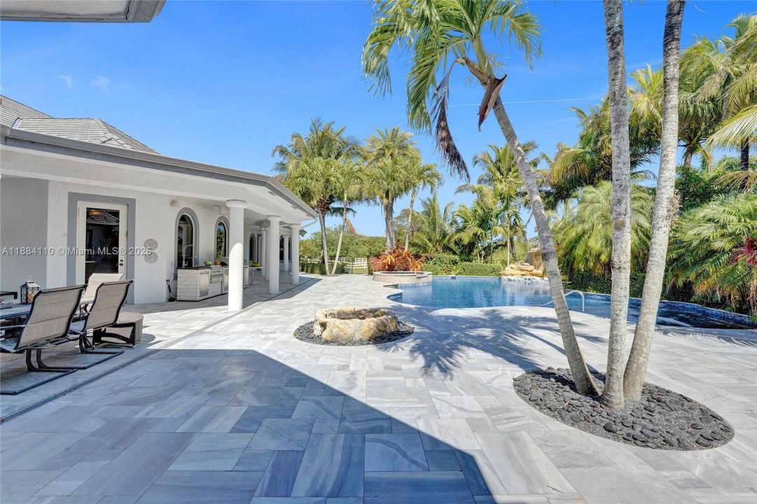 Active With Contract: $2,650,000 (4 beds, 5 baths, 5965 Square Feet)