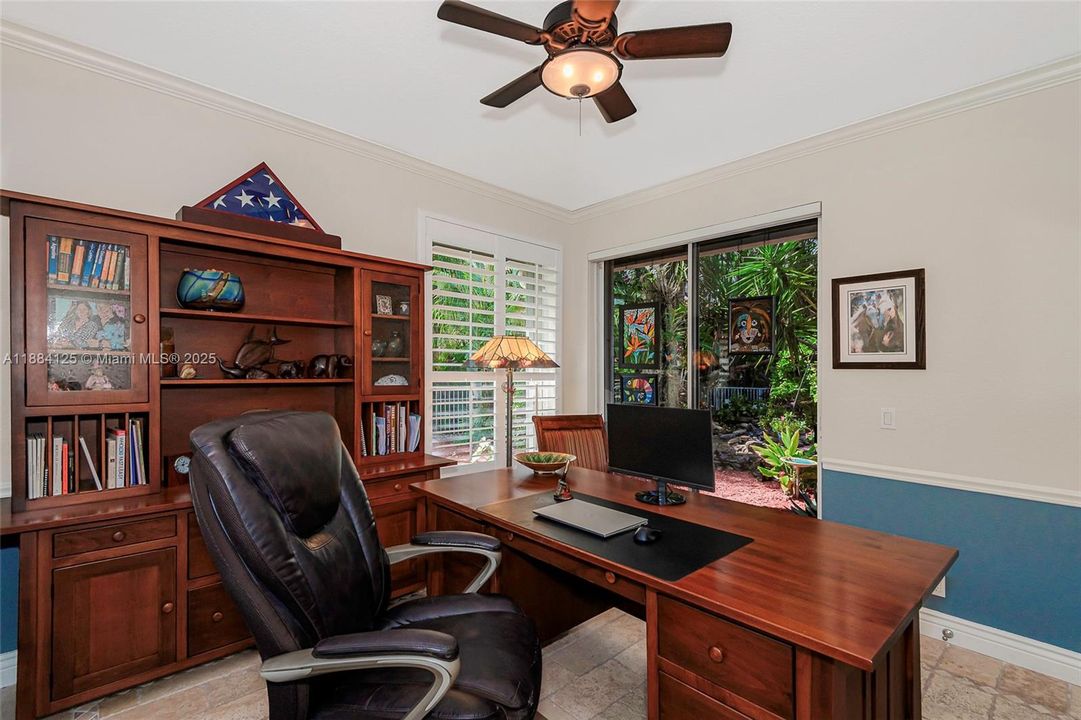 合同活跃: $1,097,995 (5 贝兹, 3 浴室, 2780 平方英尺)