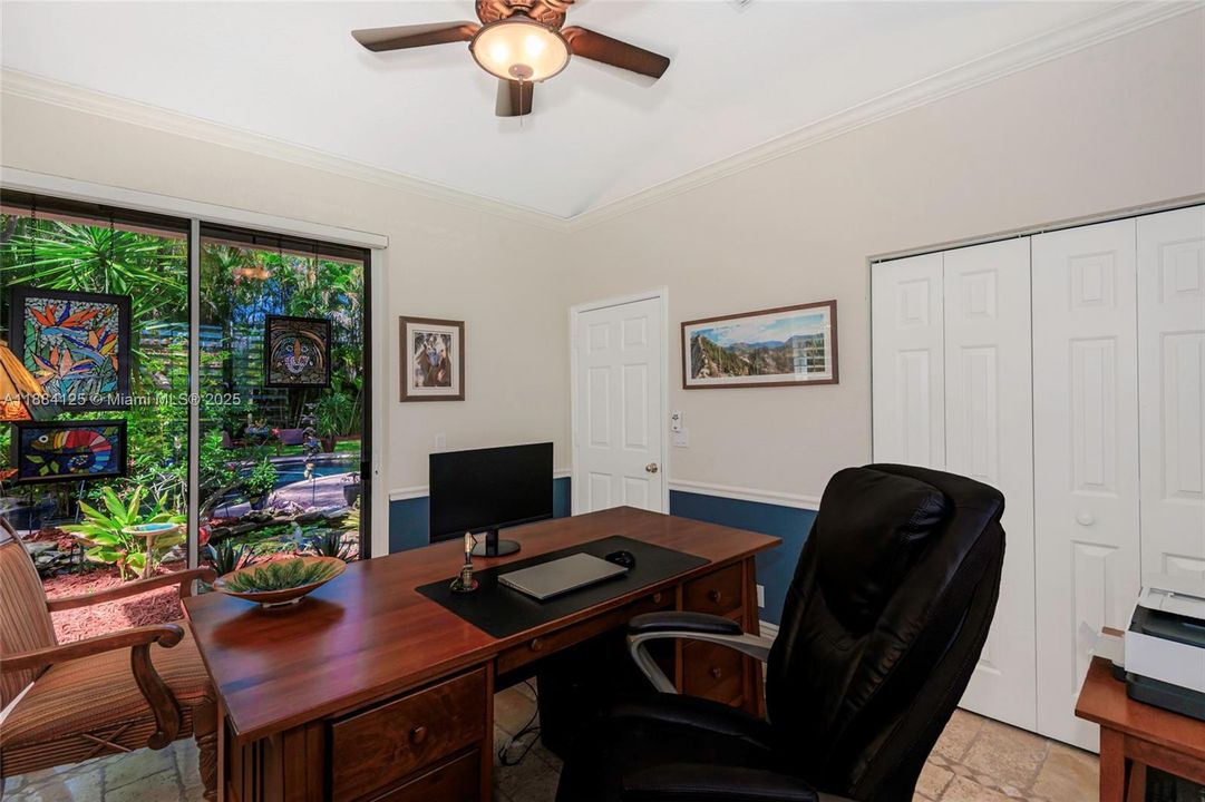 合同活跃: $1,097,995 (5 贝兹, 3 浴室, 2780 平方英尺)