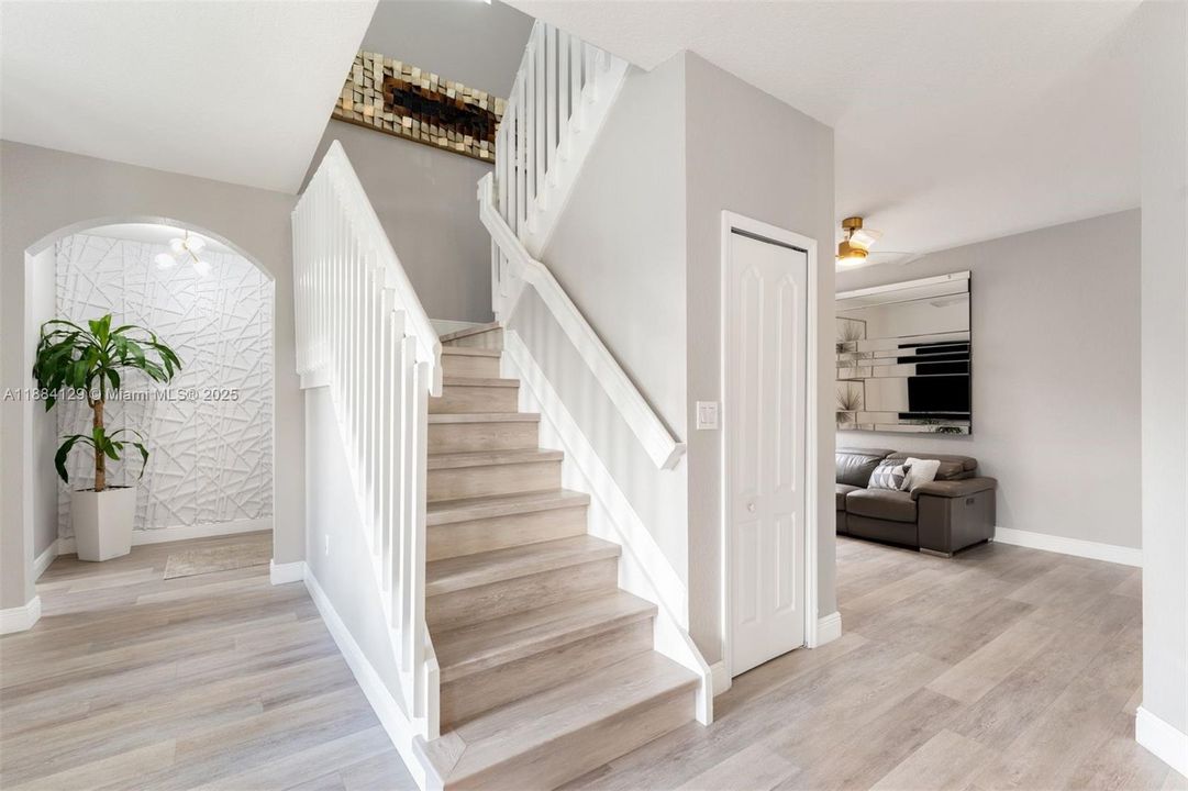 Recently Sold: $425,000 (3 beds, 2 baths, 1445 Square Feet)