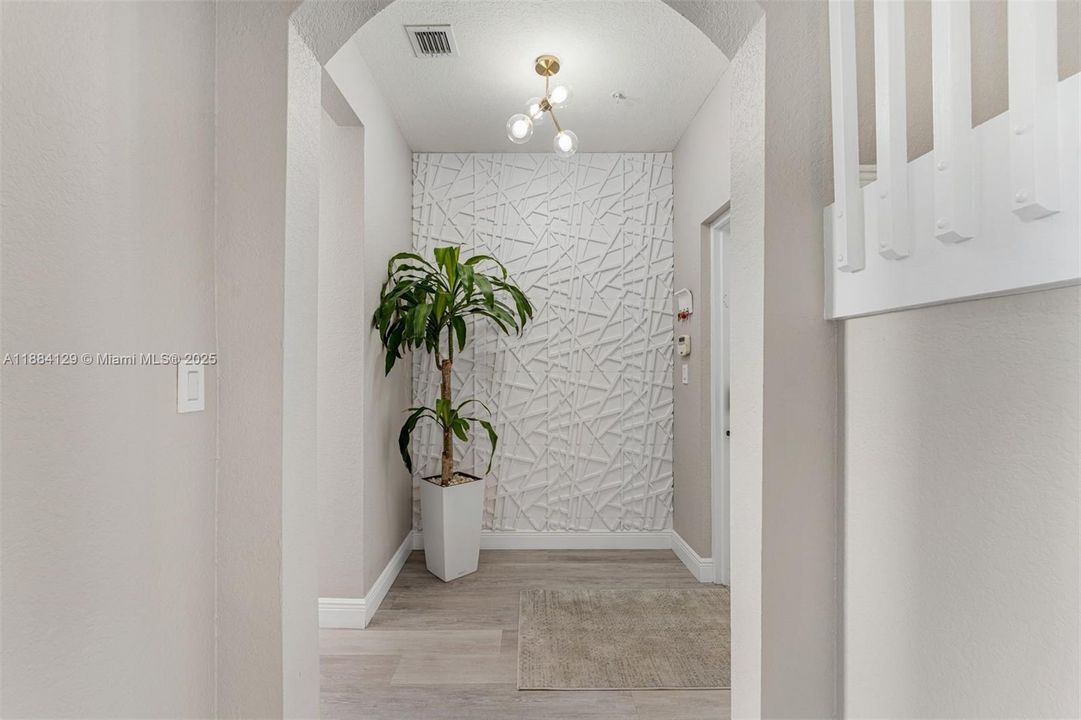 Recently Sold: $425,000 (3 beds, 2 baths, 1445 Square Feet)