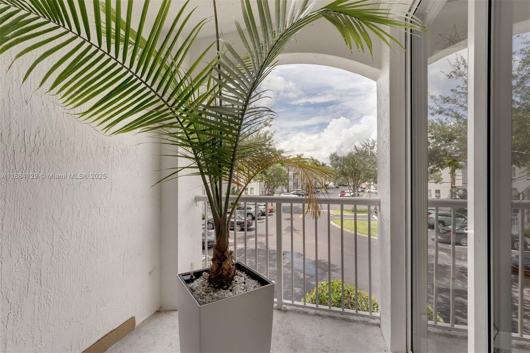 Recently Sold: $425,000 (3 beds, 2 baths, 1445 Square Feet)