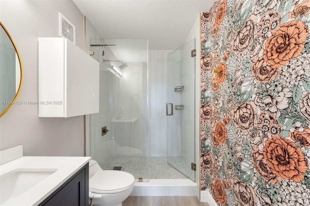 Recently Sold: $425,000 (3 beds, 2 baths, 1445 Square Feet)