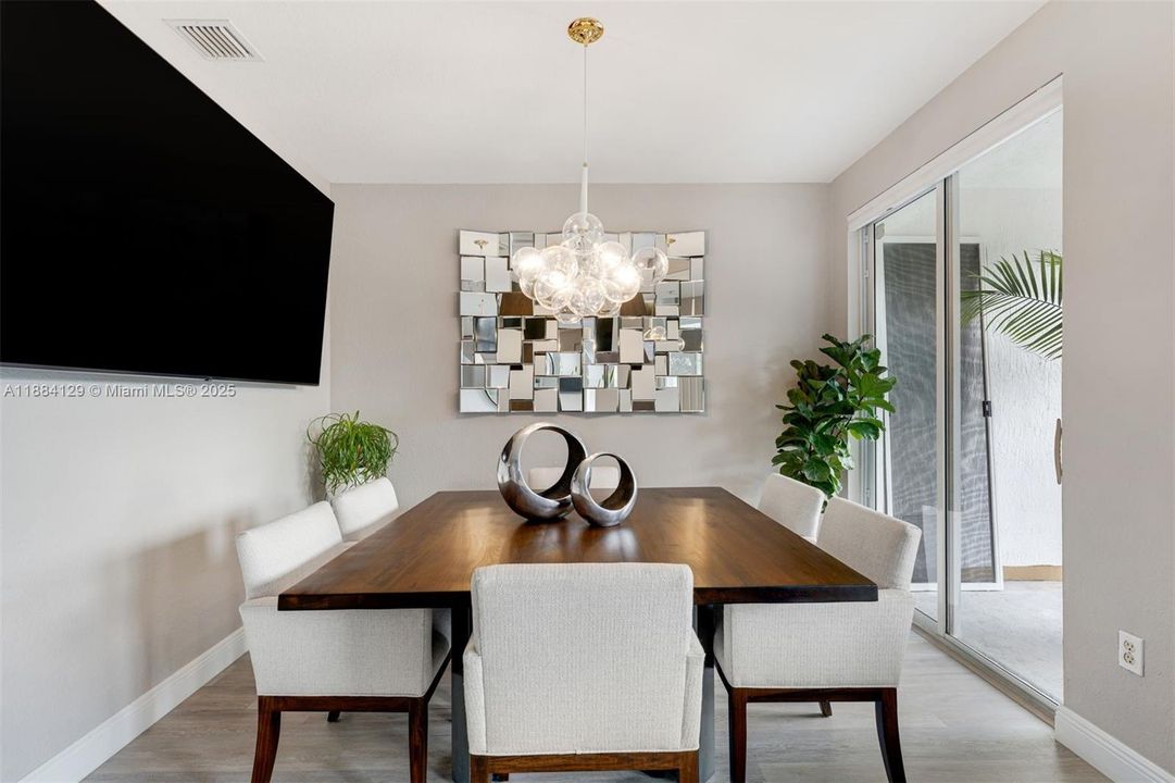 Recently Sold: $425,000 (3 beds, 2 baths, 1445 Square Feet)