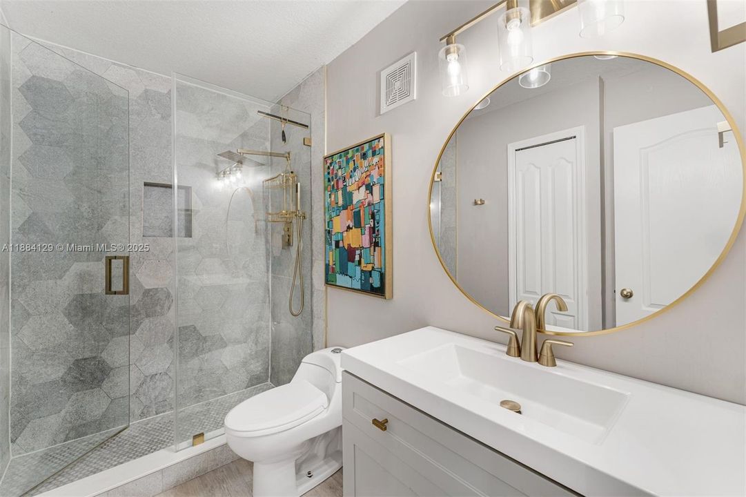 Recently Sold: $425,000 (3 beds, 2 baths, 1445 Square Feet)