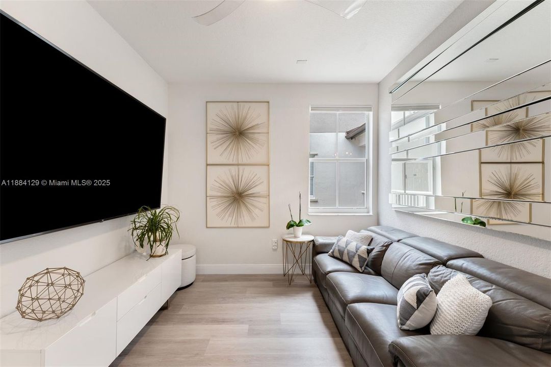 Recently Sold: $425,000 (3 beds, 2 baths, 1445 Square Feet)