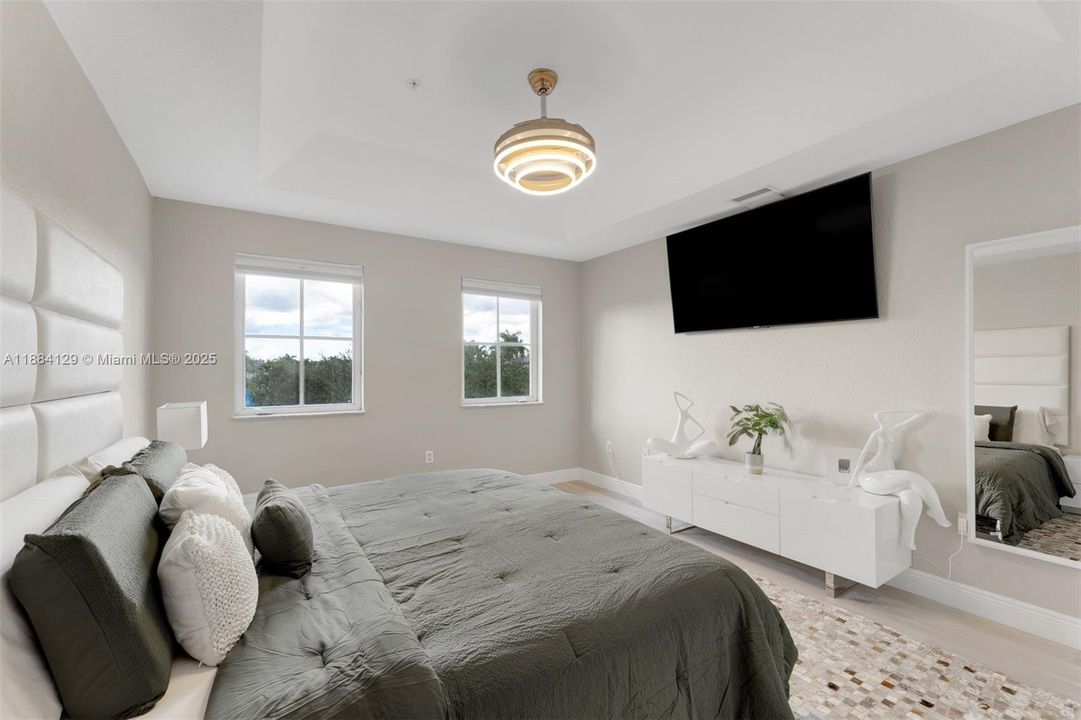 Recently Sold: $425,000 (3 beds, 2 baths, 1445 Square Feet)