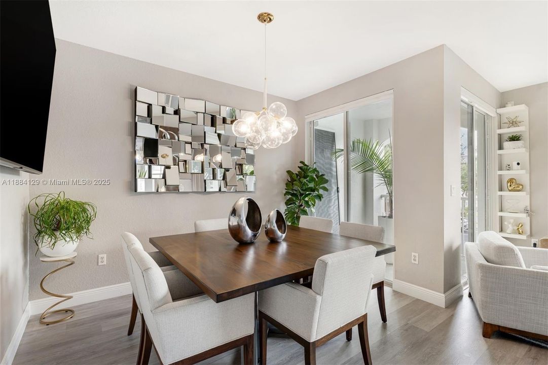 Recently Sold: $425,000 (3 beds, 2 baths, 1445 Square Feet)