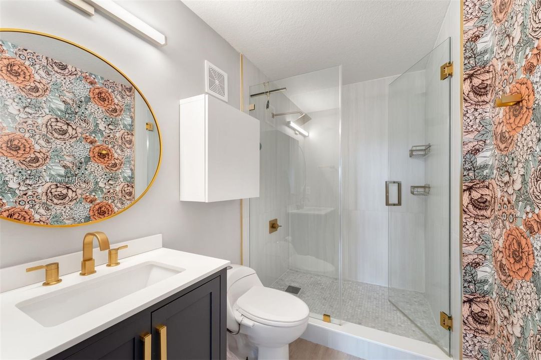 Recently Sold: $425,000 (3 beds, 2 baths, 1445 Square Feet)