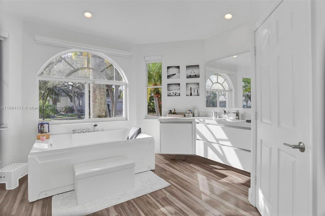 For Rent: $7,200 (4 beds, 3 baths, 2693 Square Feet)