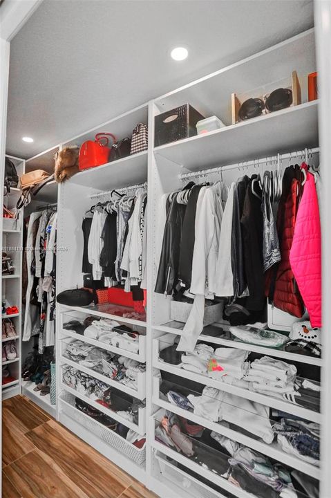 For Rent: $7,200 (4 beds, 3 baths, 2693 Square Feet)