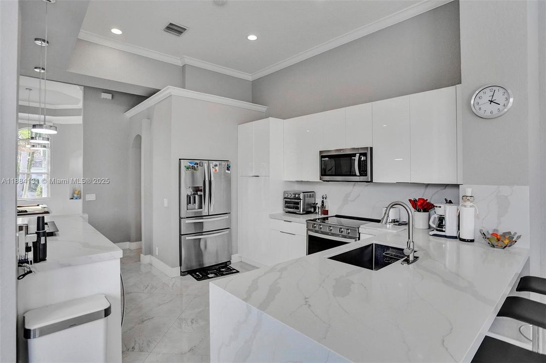 For Rent: $7,200 (4 beds, 3 baths, 2693 Square Feet)