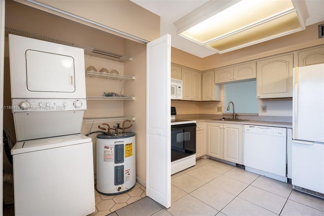 En Venta: $122,000 (1 camas, 2 baños, 960 Pies cuadrados)