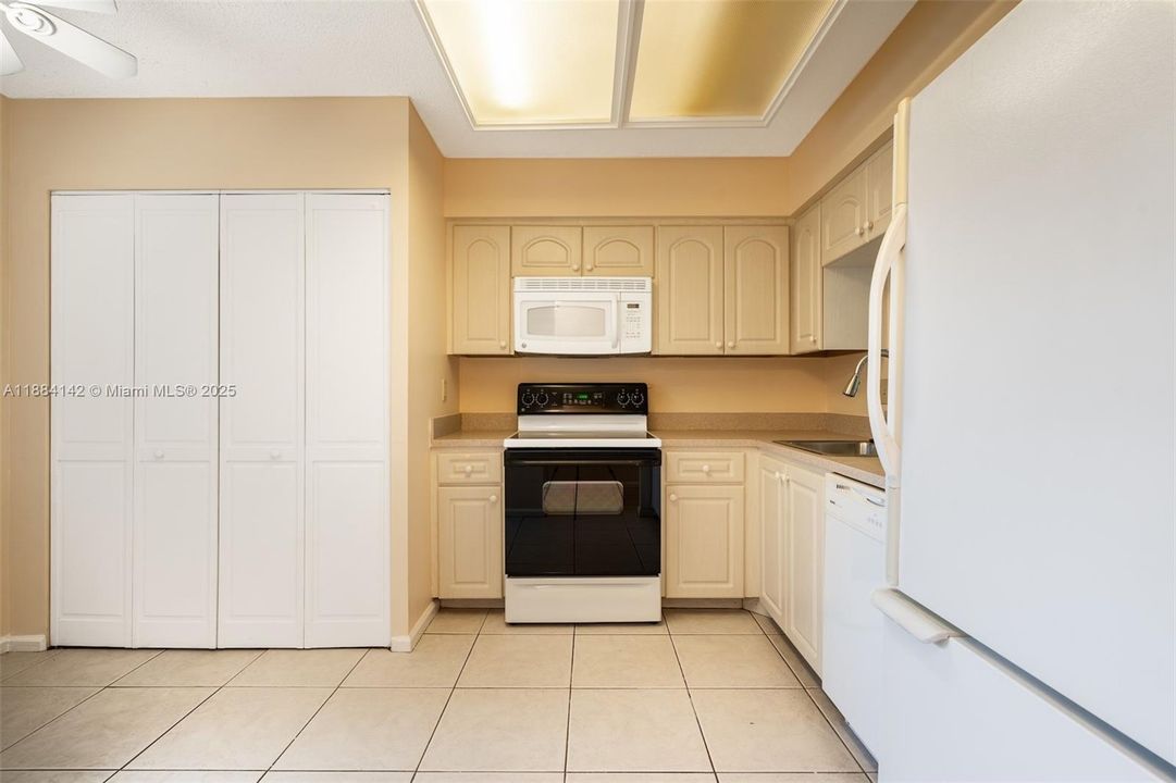 En Venta: $122,000 (1 camas, 2 baños, 960 Pies cuadrados)