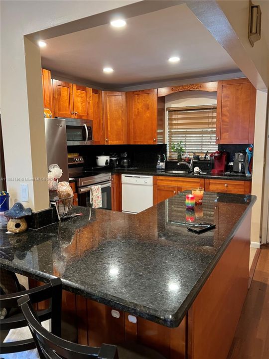 En Venta: $174,900 (2 camas, 2 baños, 958 Pies cuadrados)