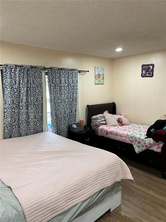 En Venta: $174,900 (2 camas, 2 baños, 958 Pies cuadrados)