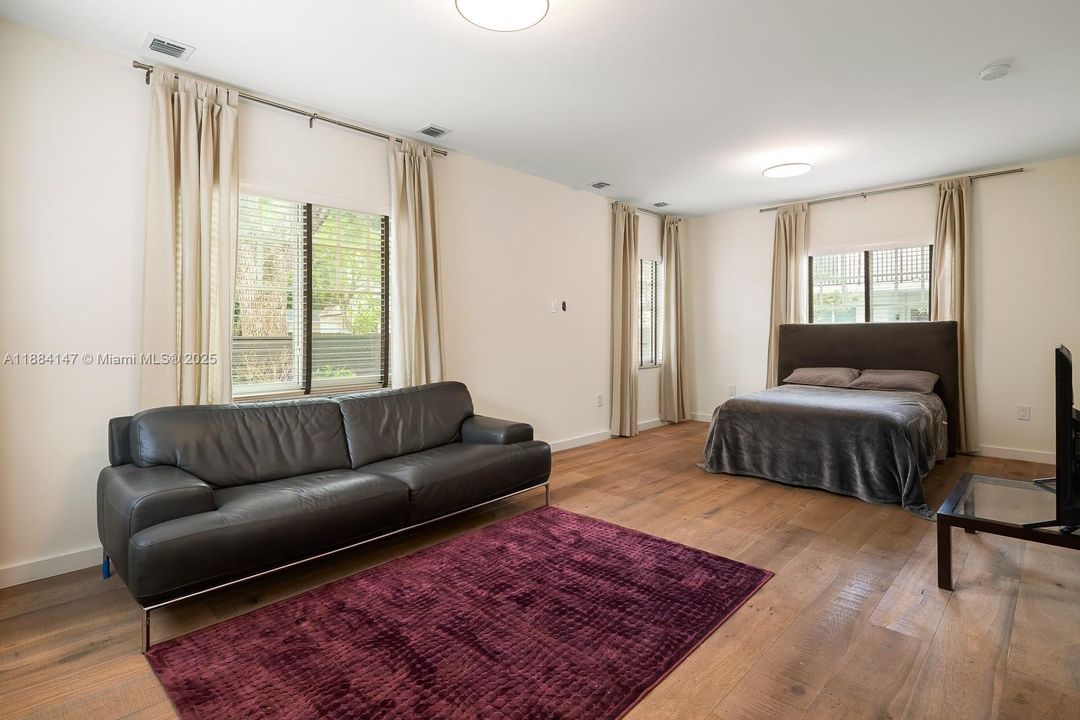 Active With Contract: $1,590,000 (3 beds, 4 baths, 2566 Square Feet)