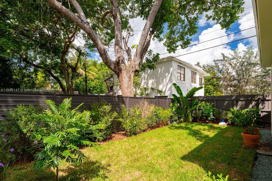 Active With Contract: $1,590,000 (3 beds, 4 baths, 2566 Square Feet)