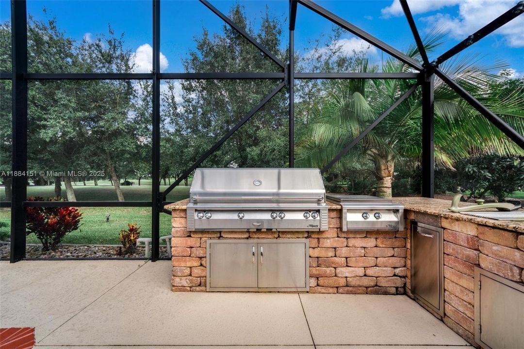 Recently Sold: $649,900 (5 beds, 2 baths, 3354 Square Feet)