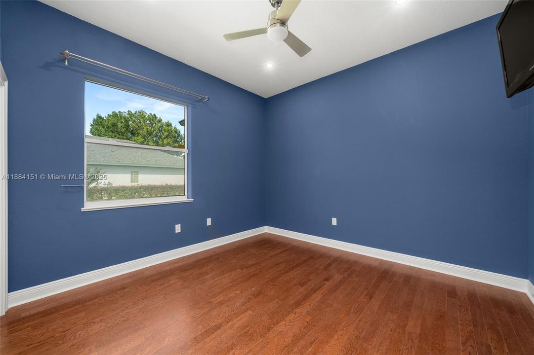 Recently Sold: $649,900 (5 beds, 2 baths, 3354 Square Feet)