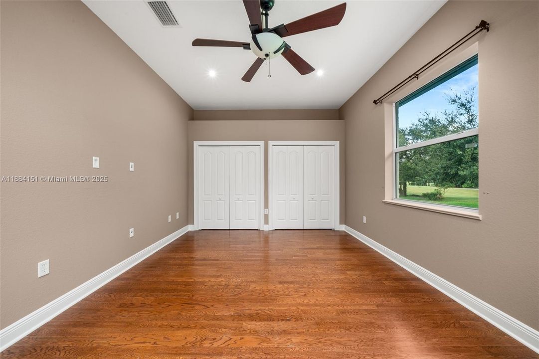 Recently Sold: $649,900 (5 beds, 2 baths, 3354 Square Feet)