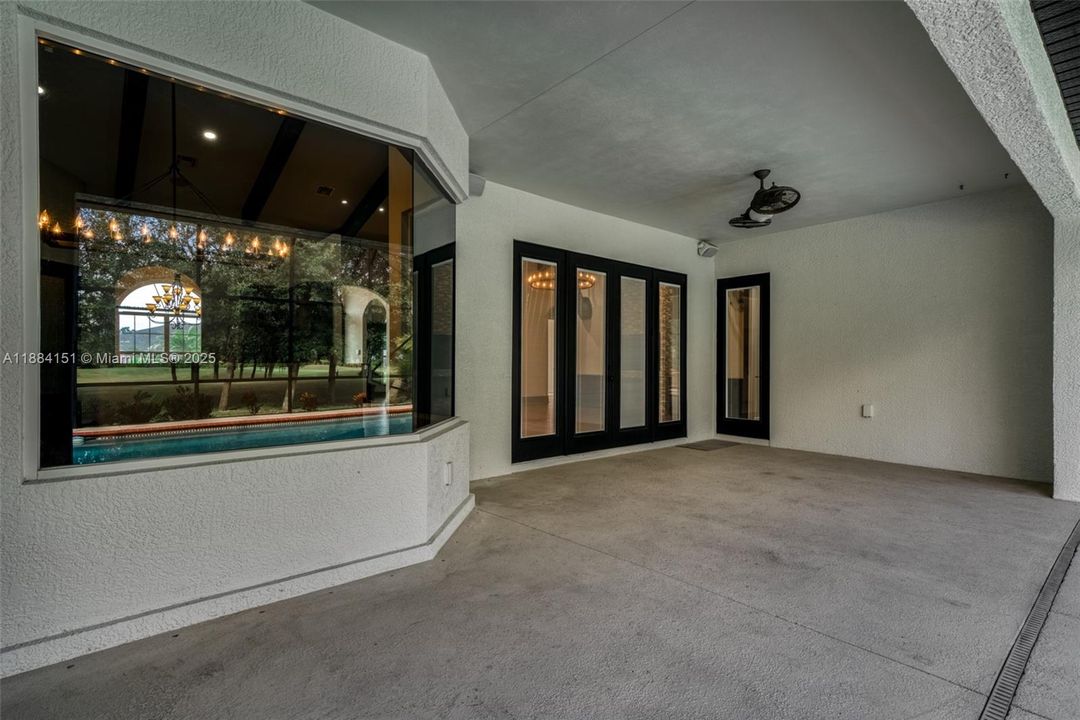 Recently Sold: $649,900 (5 beds, 2 baths, 3354 Square Feet)