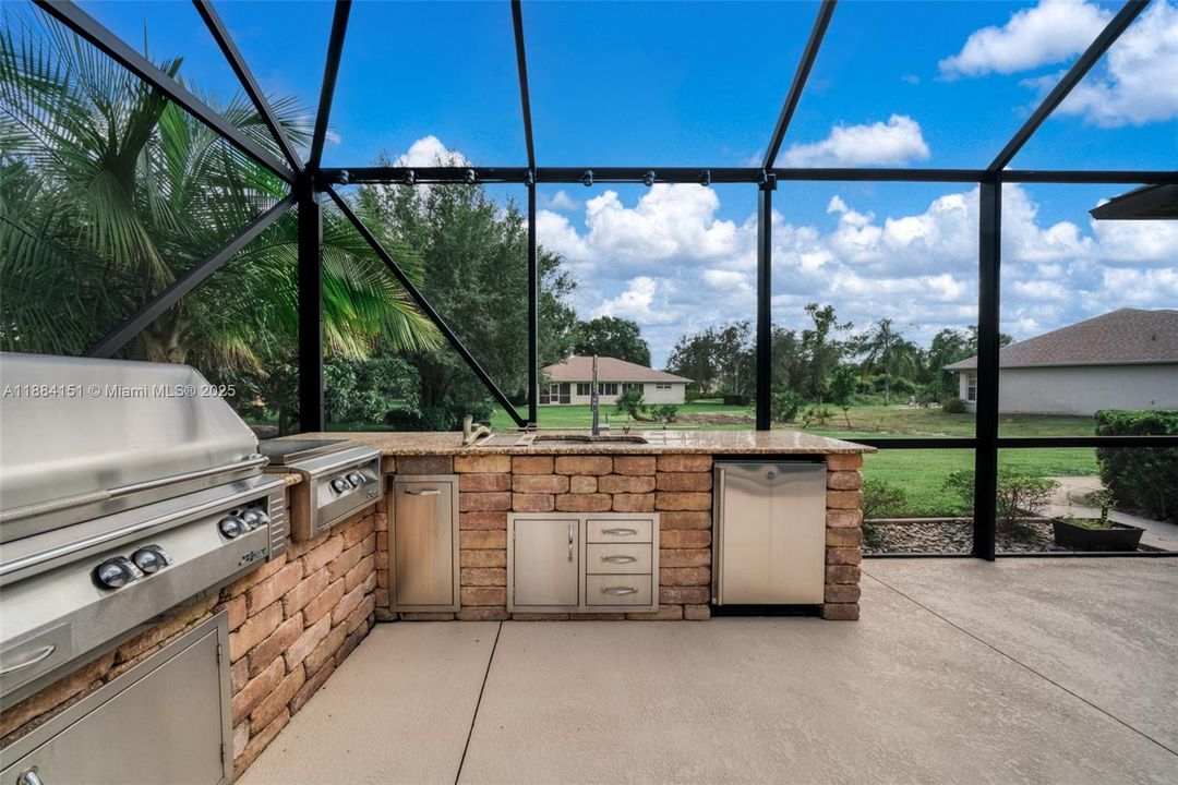 Recently Sold: $649,900 (5 beds, 2 baths, 3354 Square Feet)