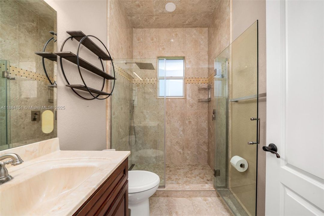 Recently Sold: $649,900 (5 beds, 2 baths, 3354 Square Feet)