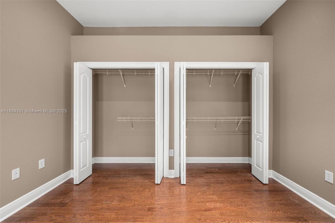 Recently Sold: $649,900 (5 beds, 2 baths, 3354 Square Feet)