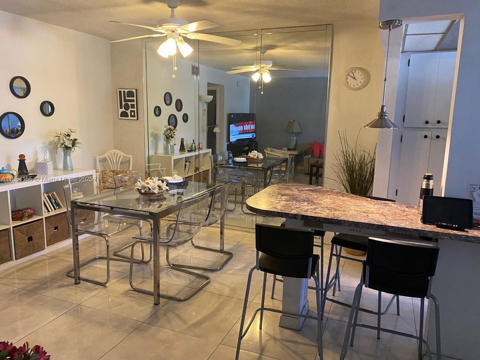 待售: $167,000 (1 贝兹, 1 浴室, 620 平方英尺)