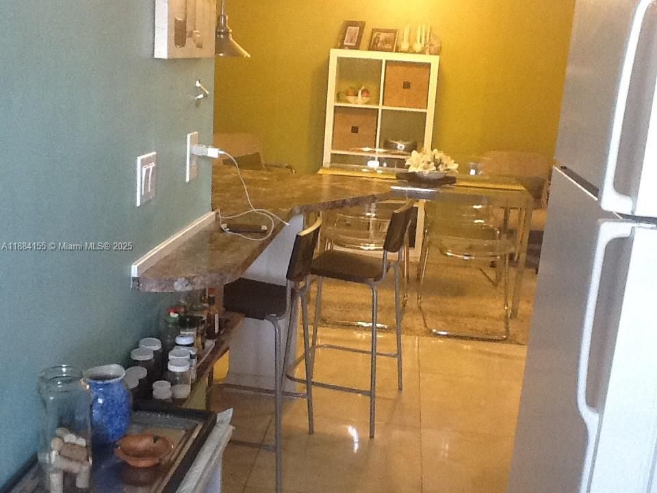 待售: $167,000 (1 贝兹, 1 浴室, 620 平方英尺)