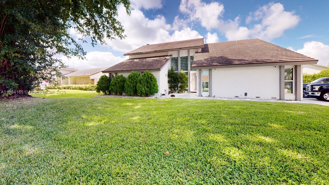 For Rent: $7,900 (4 beds, 3 baths, 2946 Square Feet)