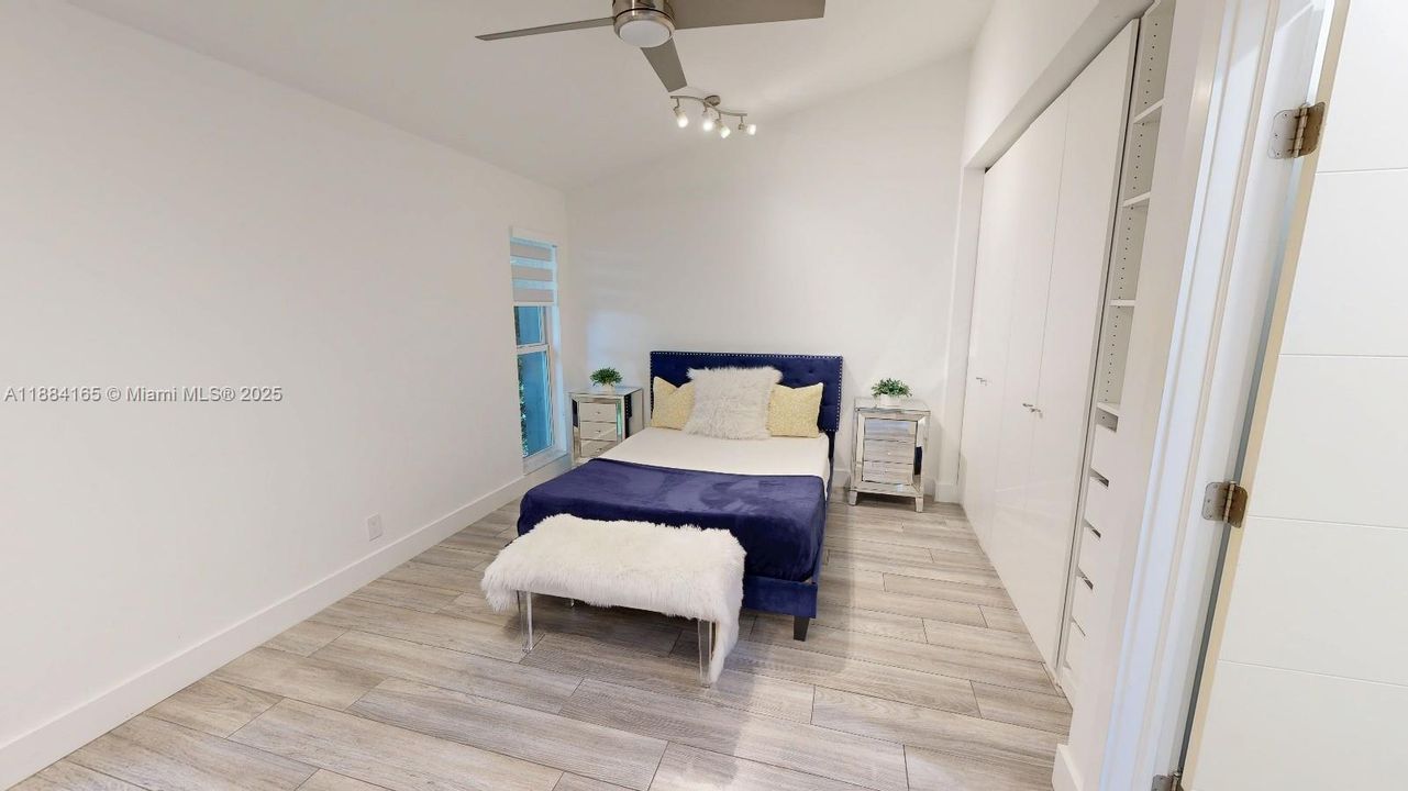 2nd room with bathroom