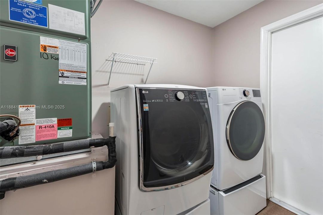 最近售出: $674,900 (3 贝兹, 2 浴室, 2071 平方英尺)