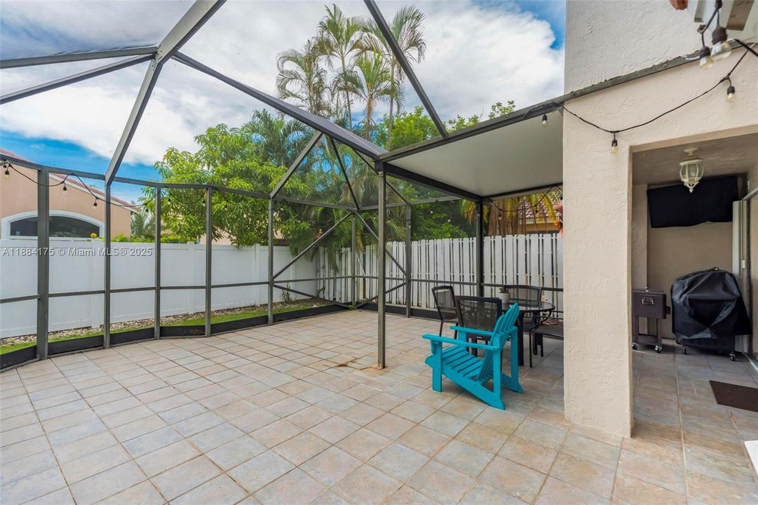 最近售出: $674,900 (3 贝兹, 2 浴室, 2071 平方英尺)