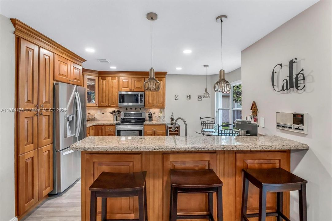 最近售出: $674,900 (3 贝兹, 2 浴室, 2071 平方英尺)