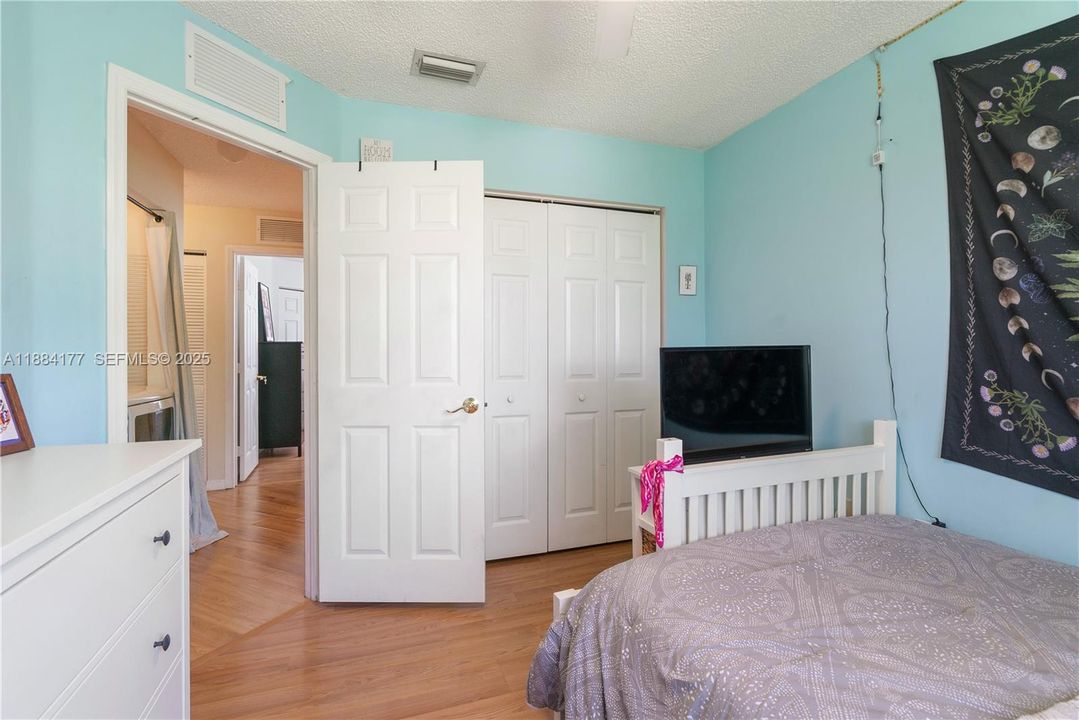 Third bedroom nice and bright.