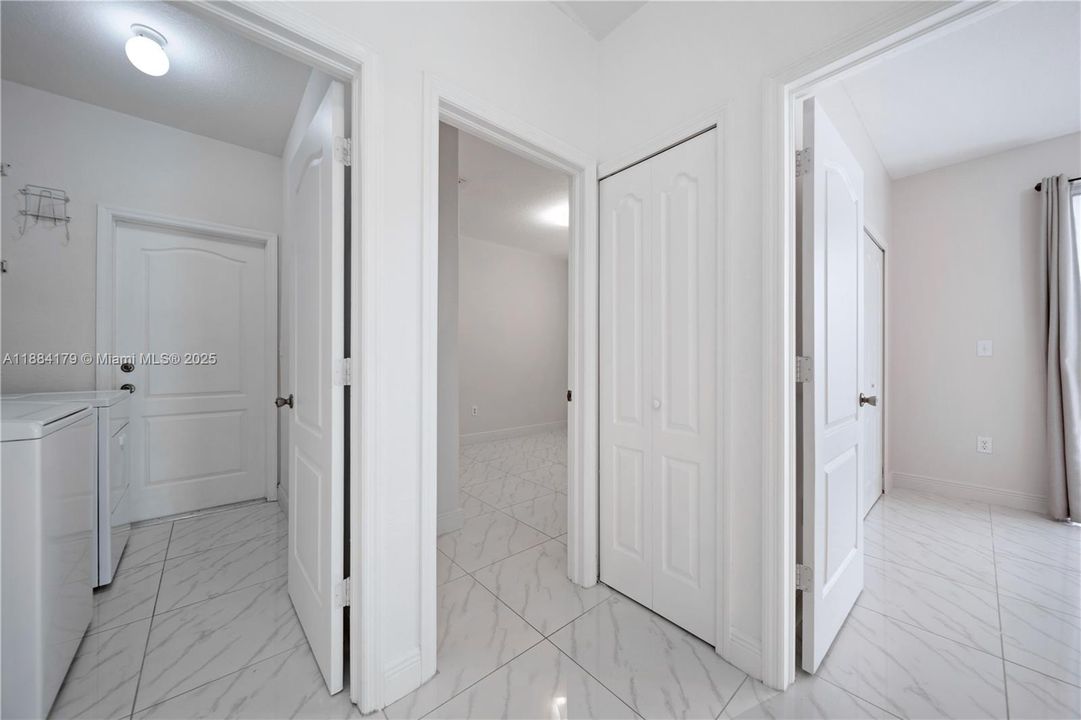 合同活跃: $3,100 (3 贝兹, 2 浴室, 1519 平方英尺)