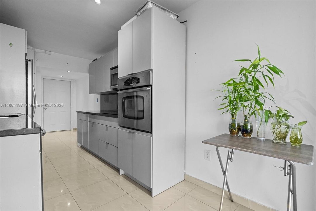 待售: $245,000 (2 贝兹, 2 浴室, 1633 平方英尺)