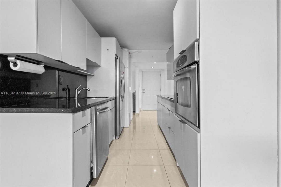 待售: $245,000 (2 贝兹, 2 浴室, 1633 平方英尺)